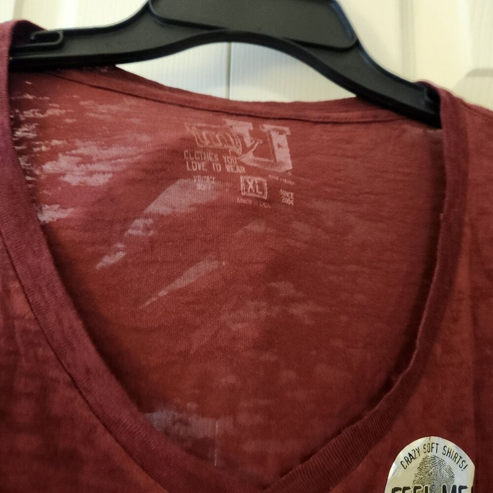 Virginia Tech V-Neck T-Shirt XL Maroon Womens My U Vintage Soft NWT - Picture 5 of 9